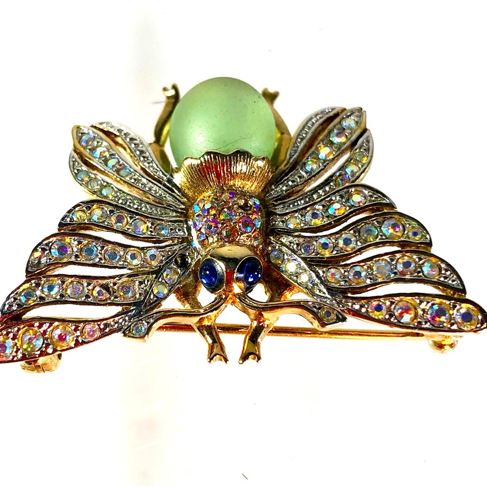VTG CAROLEE BUTTERFLY 🦋 BUG BROOCH PIN W/ GOLD TONE COLORFUL FACETED RHINSTONES